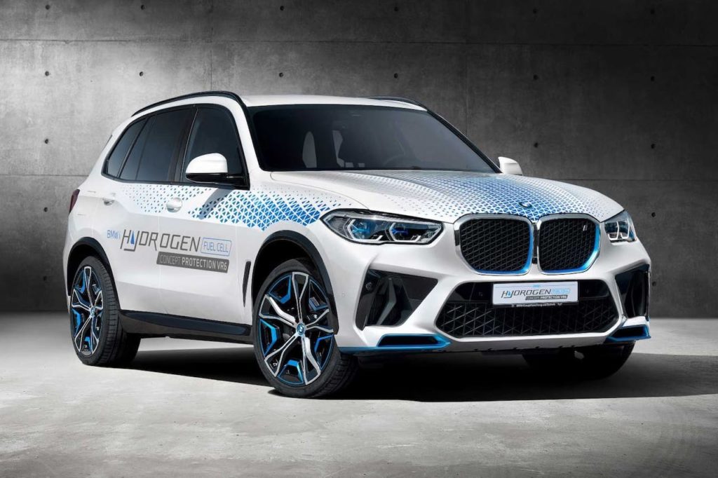 BMW Concept iX5 Hydrogen Protection VR6 front three quarter