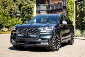 Lincoln Aviator Grand Touring front three quarters