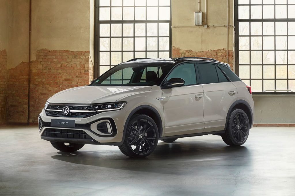 2022 VW T-Roc front three quarters cropped