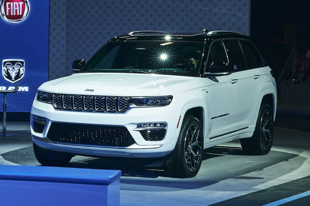 2022 Jeep Grand Cherokee 4xe front CES 2022