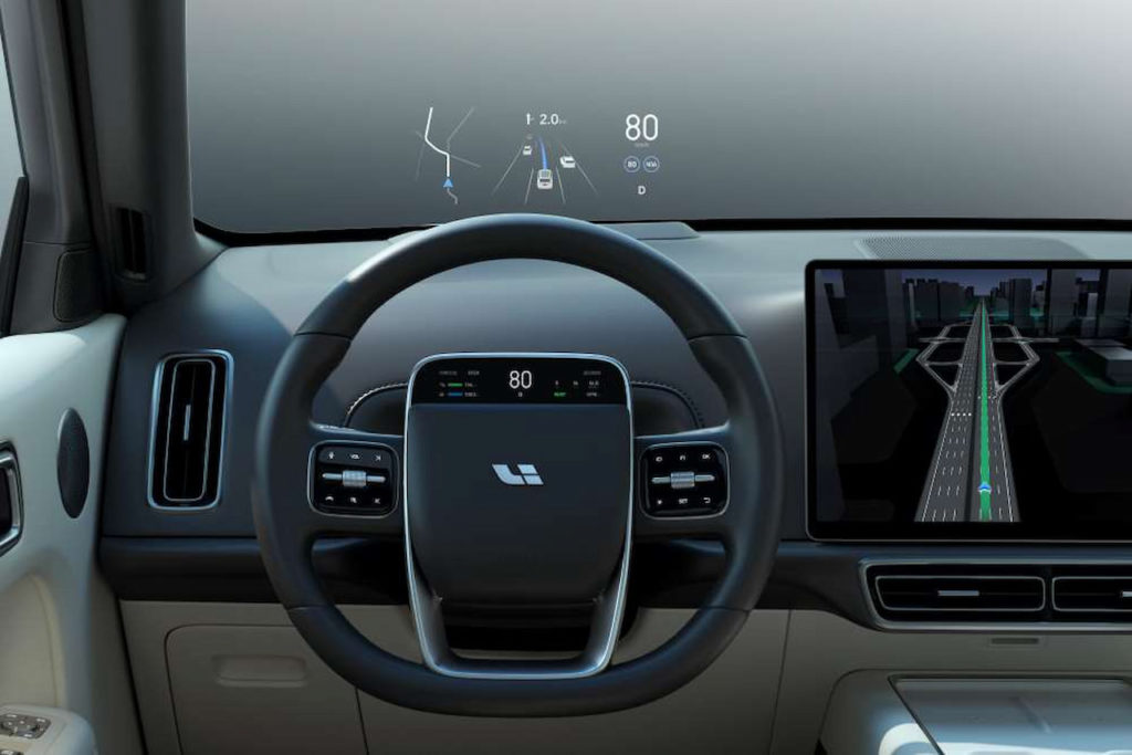 Li Auto L9 heads up display and steering screen