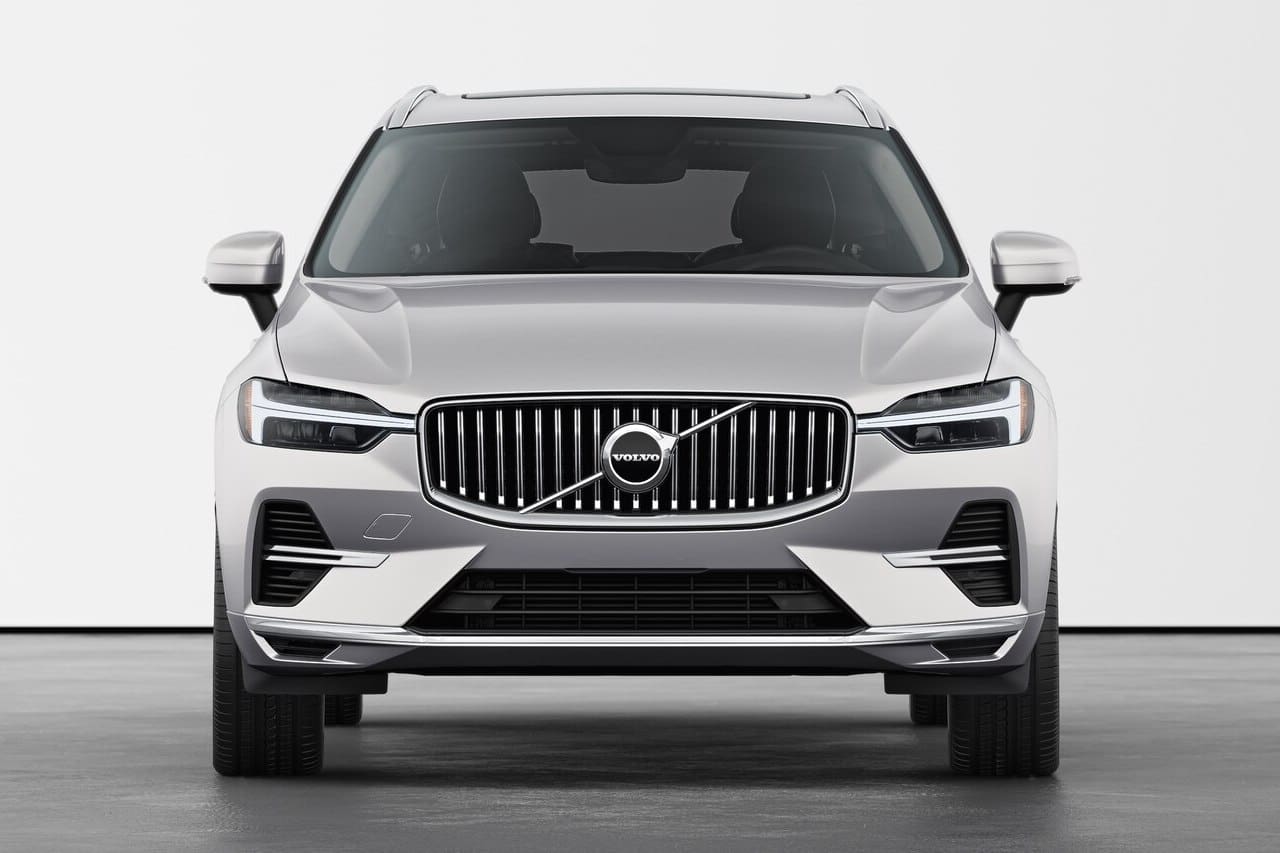Volvo XC60 Recharge Extended Range front