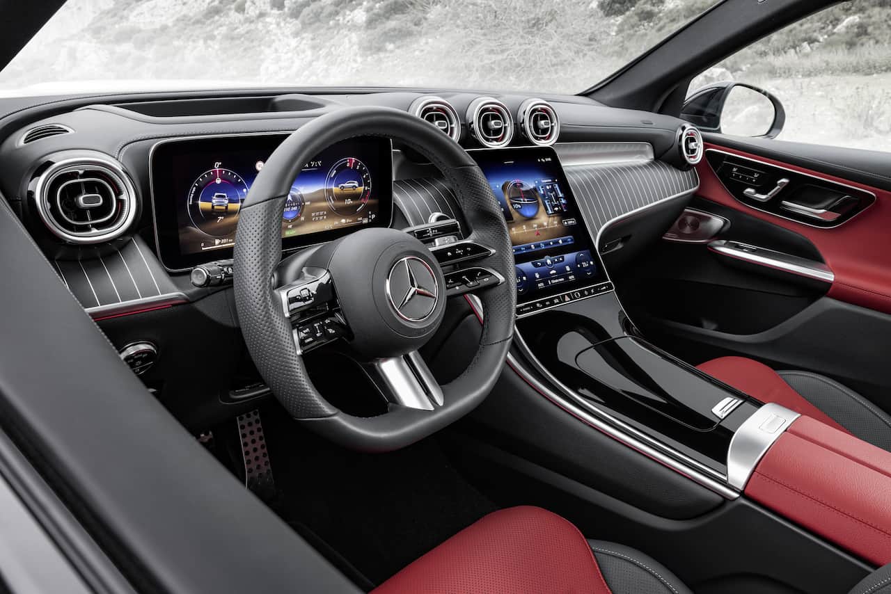 2023 Mercedes GLC plug-in hybrid interior