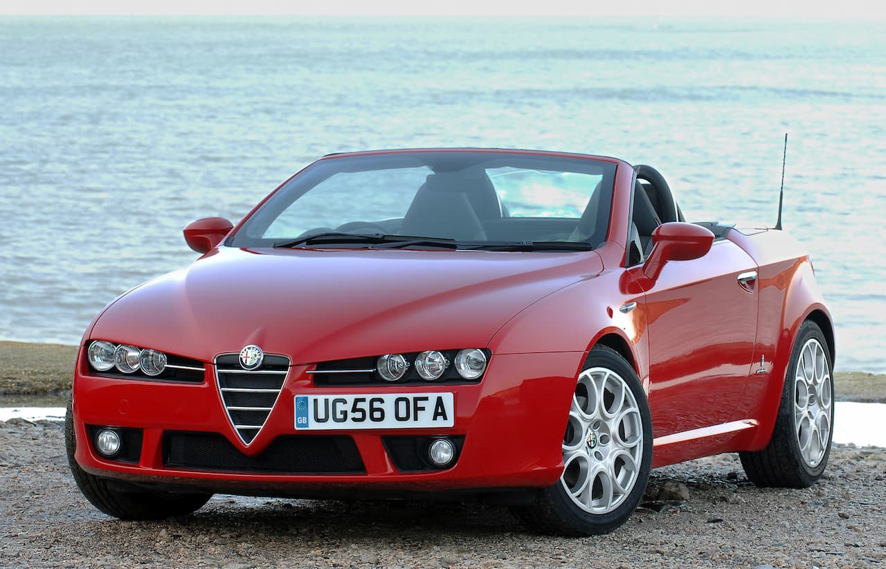 Alfa Romeo Spider front