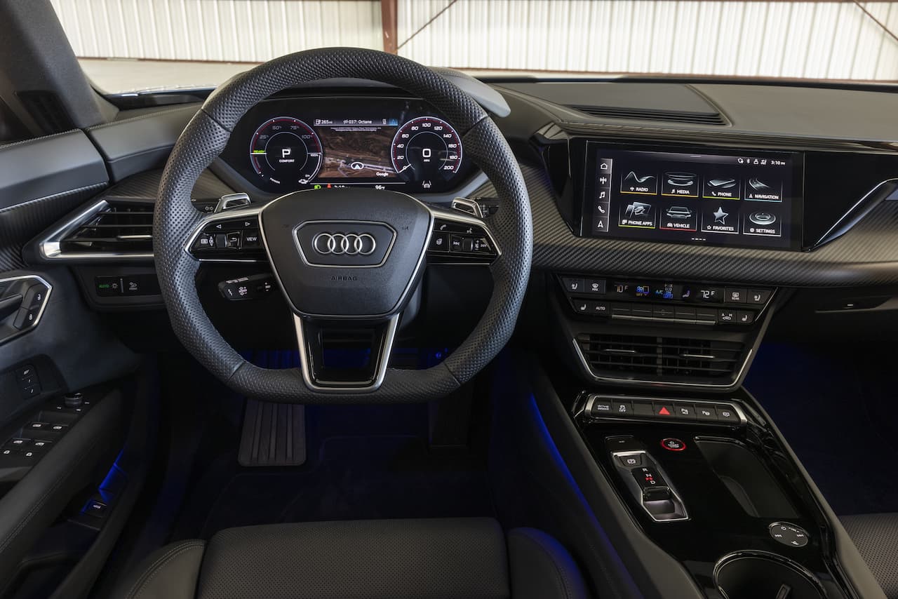 Audi e-tron GT interior