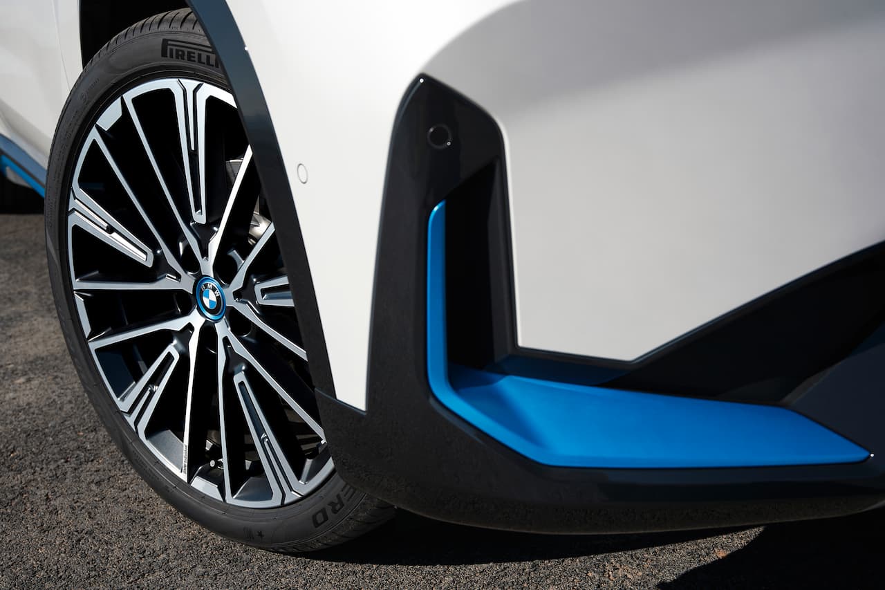 BMW iX1 tires and side accent details