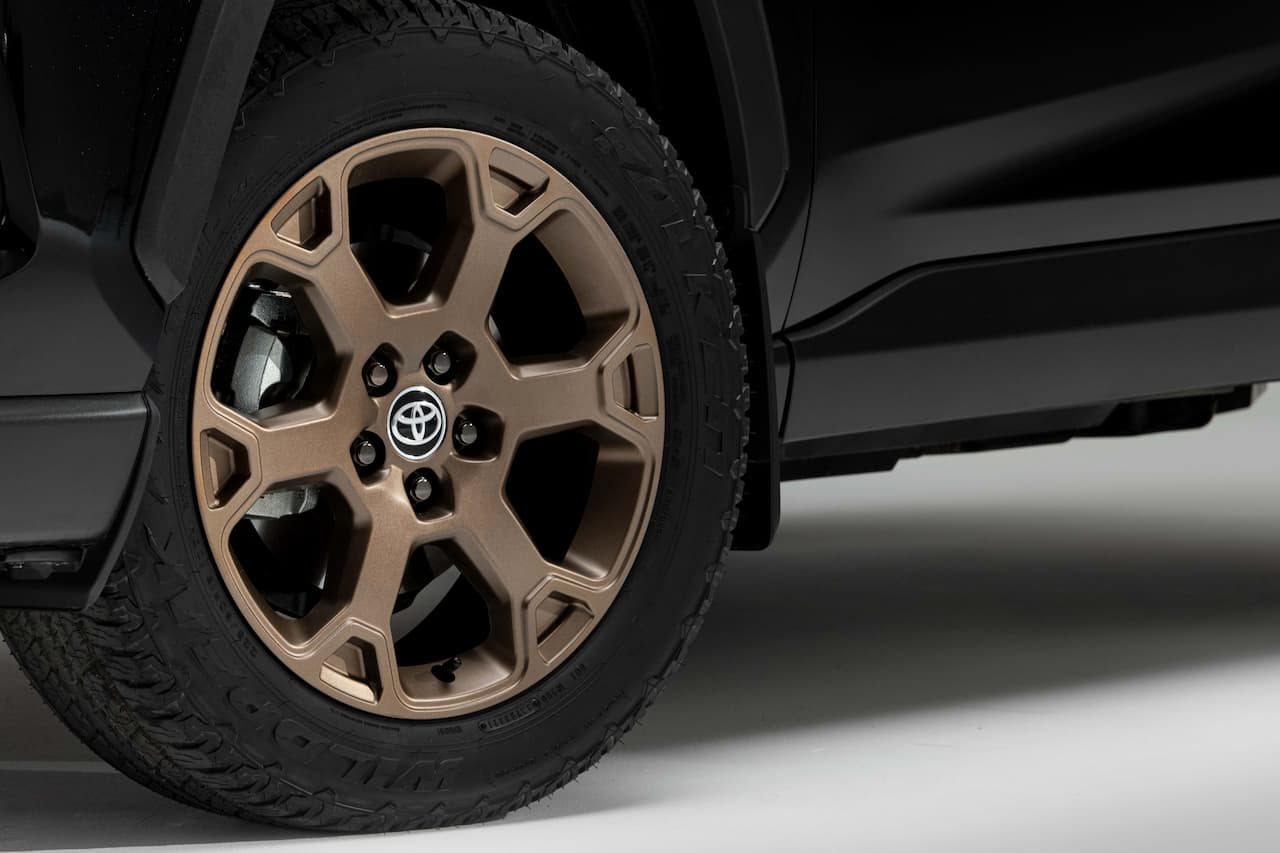 2023 Toyota RAV4 Hybrid wheels