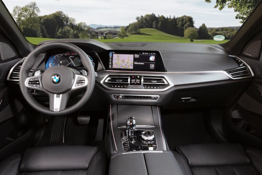 BMW X5 PHEV xDrive45e interior dashboard