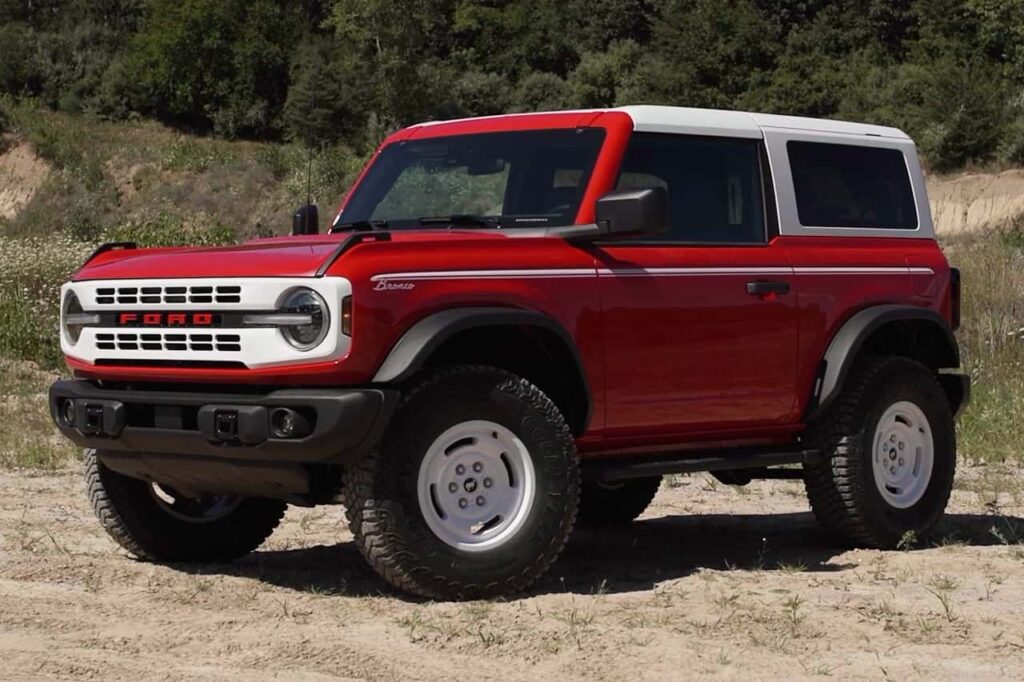 2023 Ford Bronco Heritage Edition front three quarter