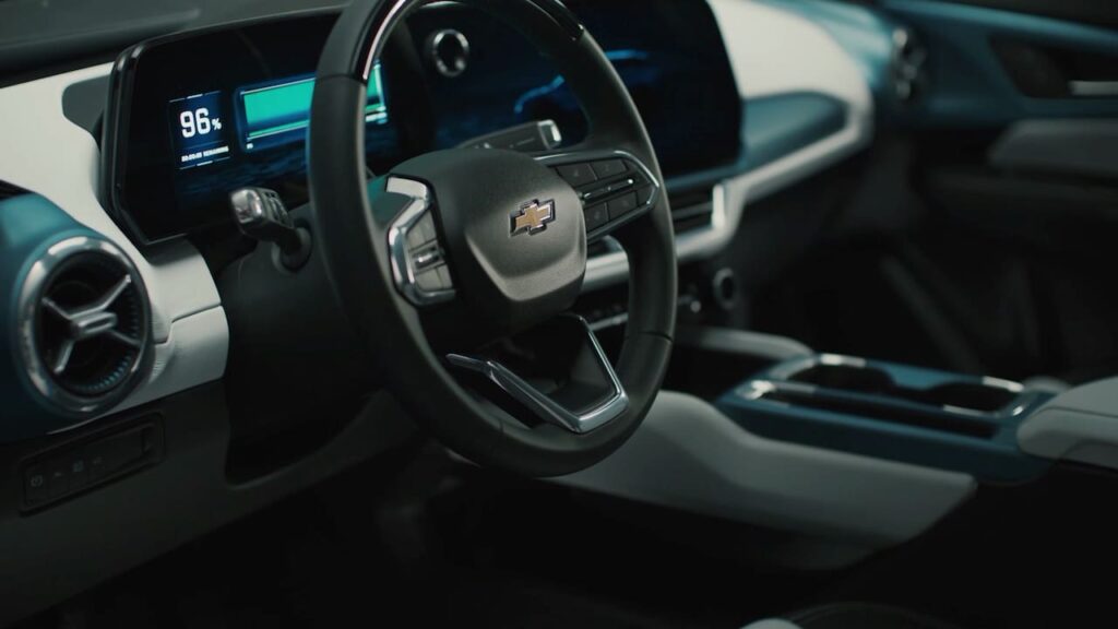 2024 Chevrolet Equinox EV interior live image