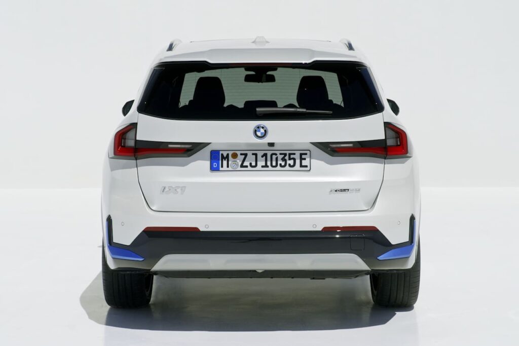 2023 BMW iX1 rear live image