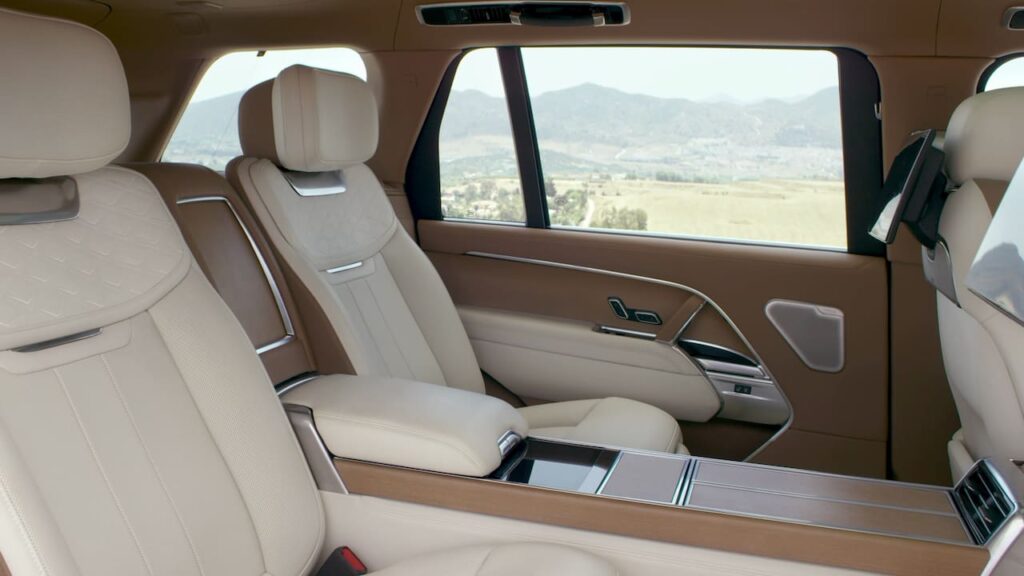 2023 Range Rover individual rear seats