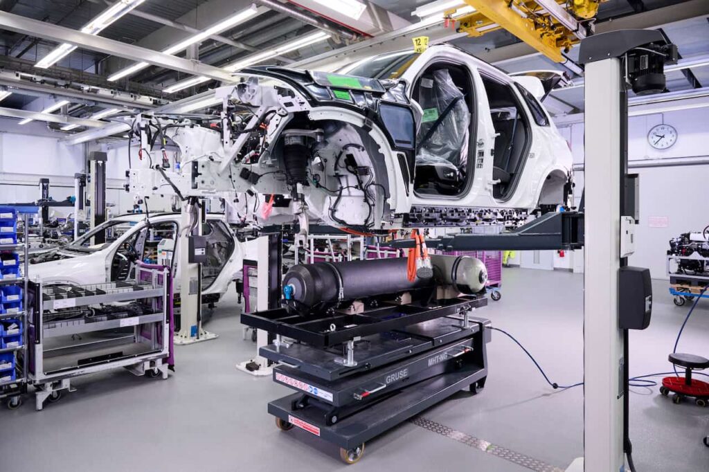 BMW iX5 production