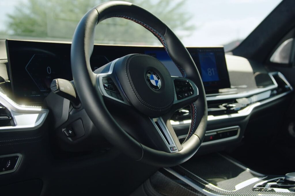 New BMW X7 M60i facelift interior dashboard live image