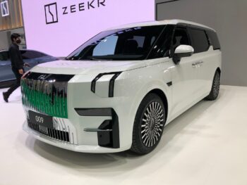 First Look Review: The Zeekr 009 minivan attempts to do it all!