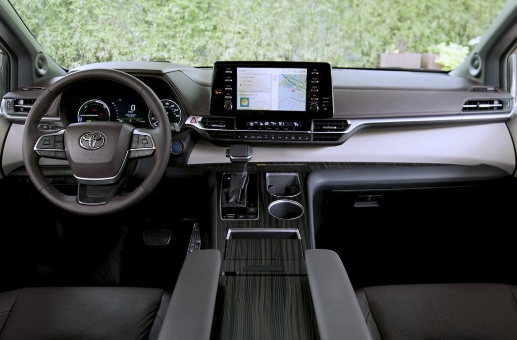 Toyota Sienna Platinum interior dashboard