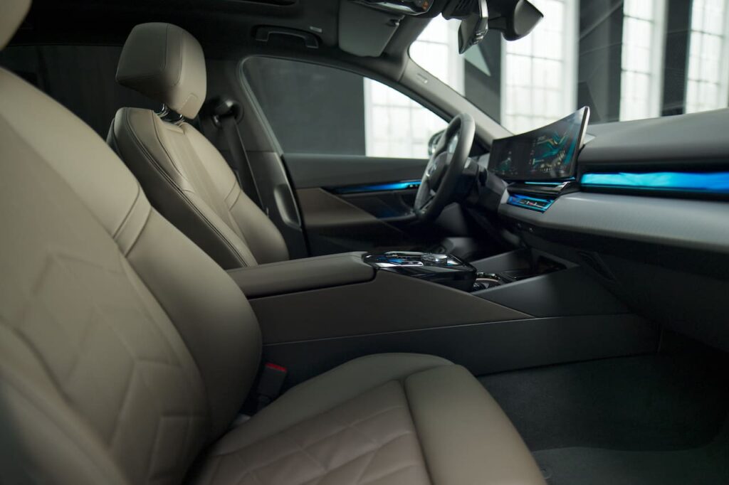 2024 BMW i5 eDrive40 interior seats