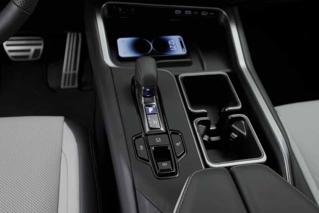 2024 Lexus TX center console