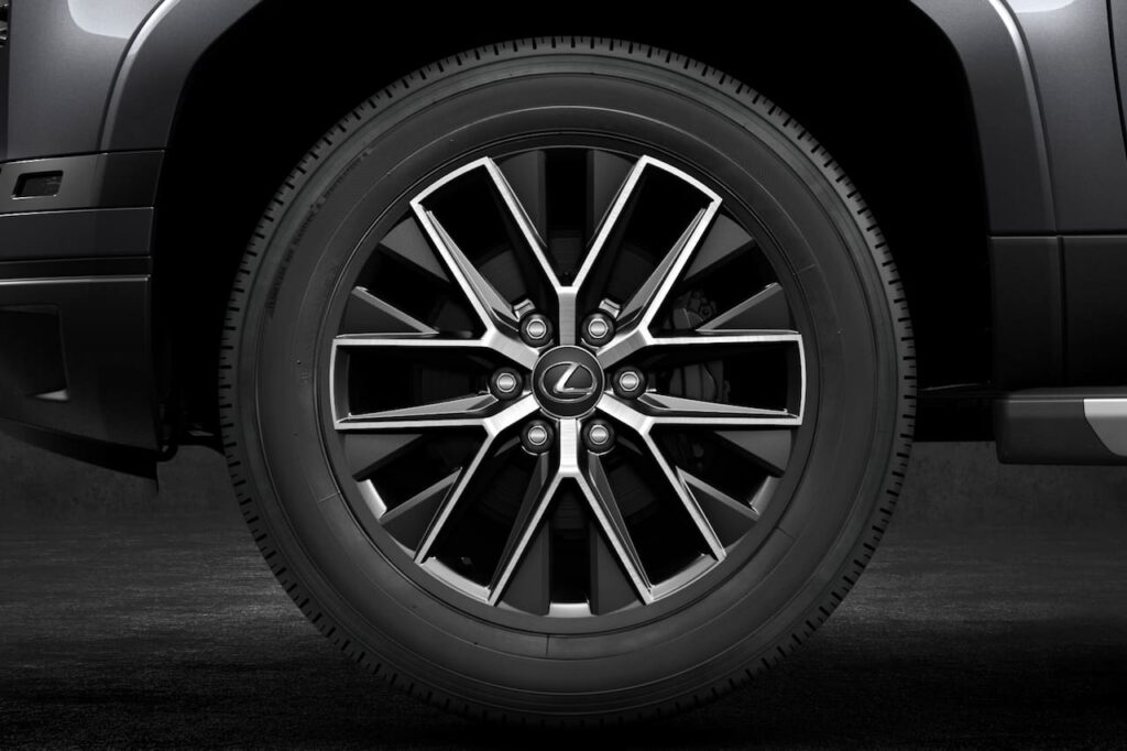 Lexus LX Hybrid wheel design