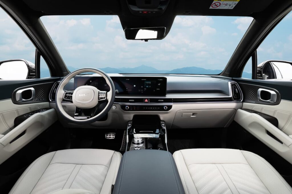 2024 Kia Sorento Hybrid interior dashboard