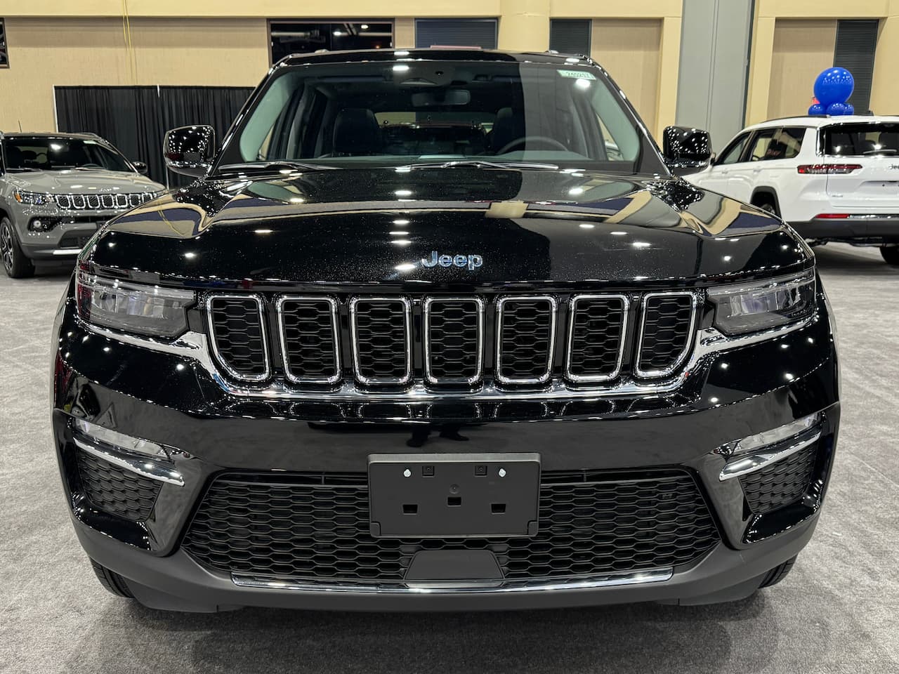2024 Jeep Grand Cherokee 4xe front