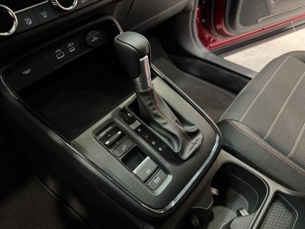 2024 Honda CR-V Hybrid center console