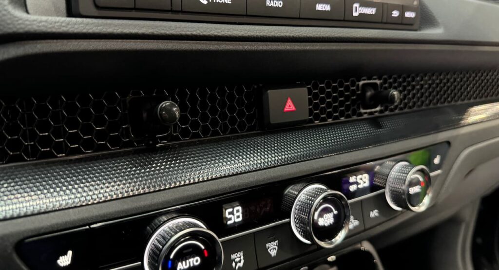 2024 Honda CR-V Hybrid grille dashboard AC vents
