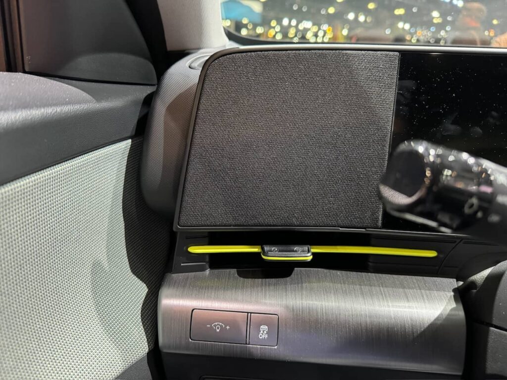 2024 Hyundai Kona Electric front speaker dashboard