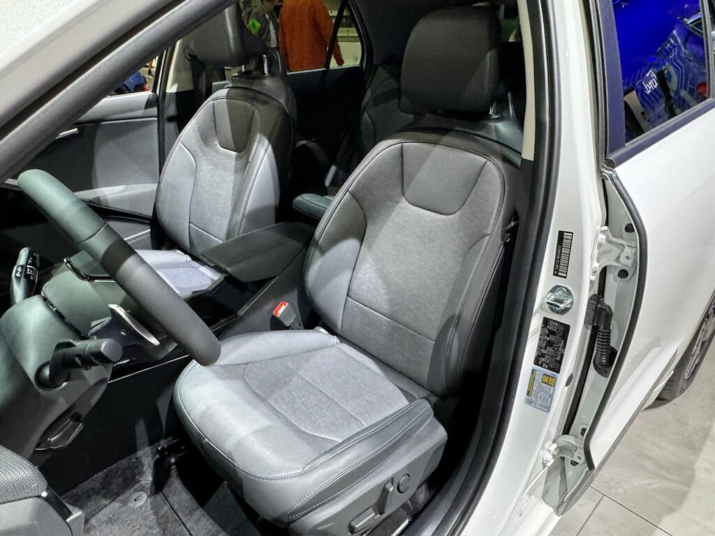 2024 Kia Niro EV front seats