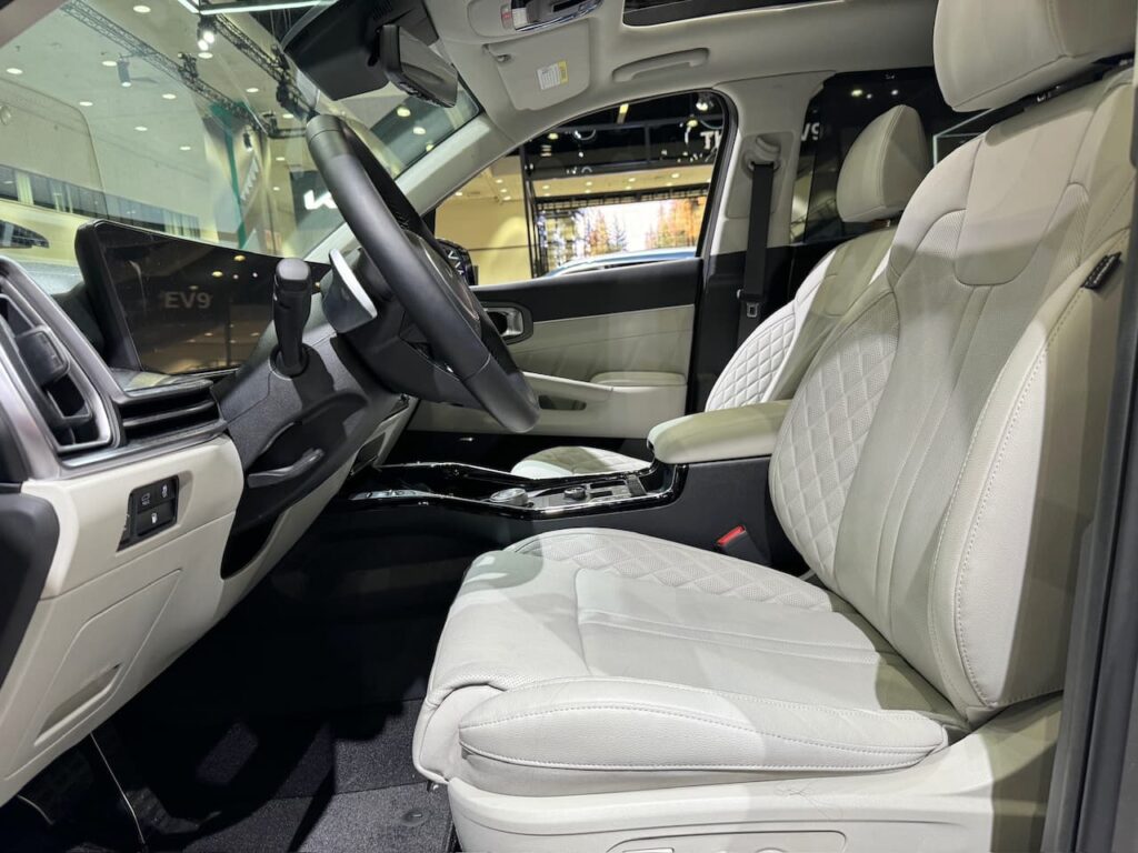2025 Kia Sorento Plug-in Hybrid front seat