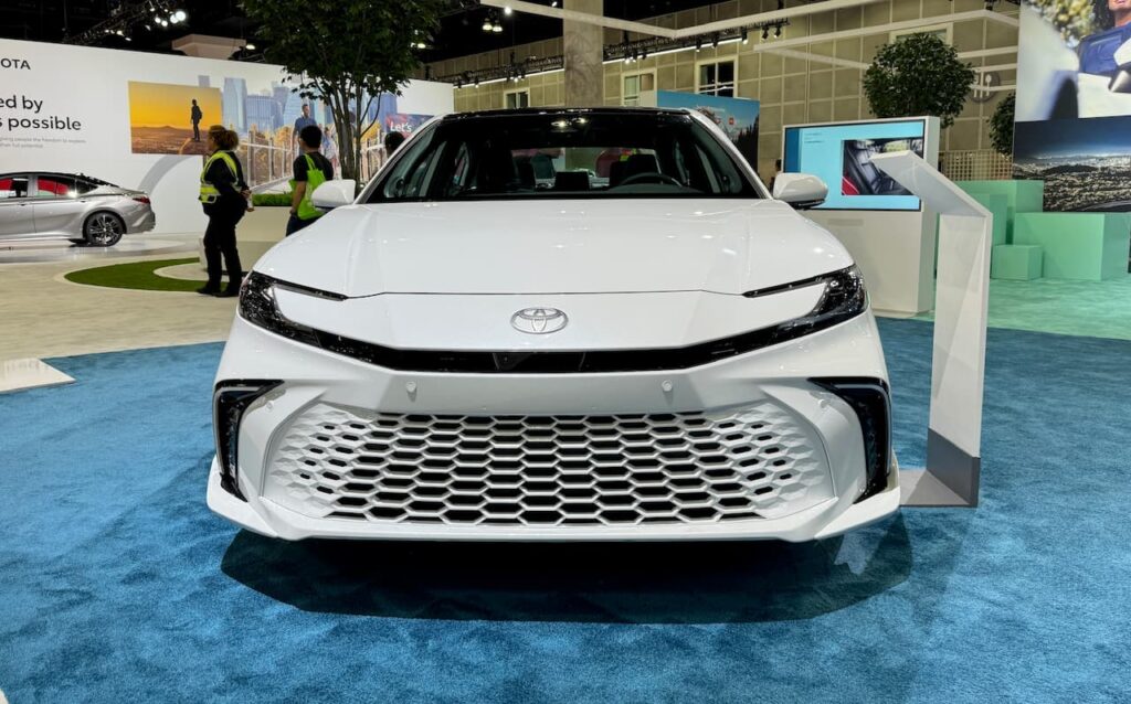 2025 Toyota Camry XSE AWD (Hybrid) body kit