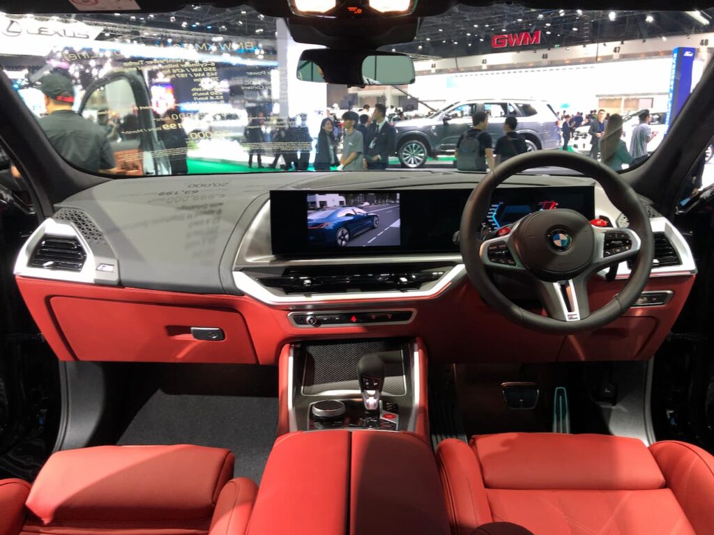 BMW XM interior dashboard live image