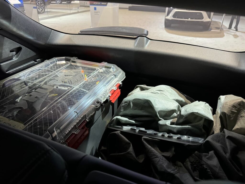 Chevrolet Equinox EV 3LT AWD cargo area live image