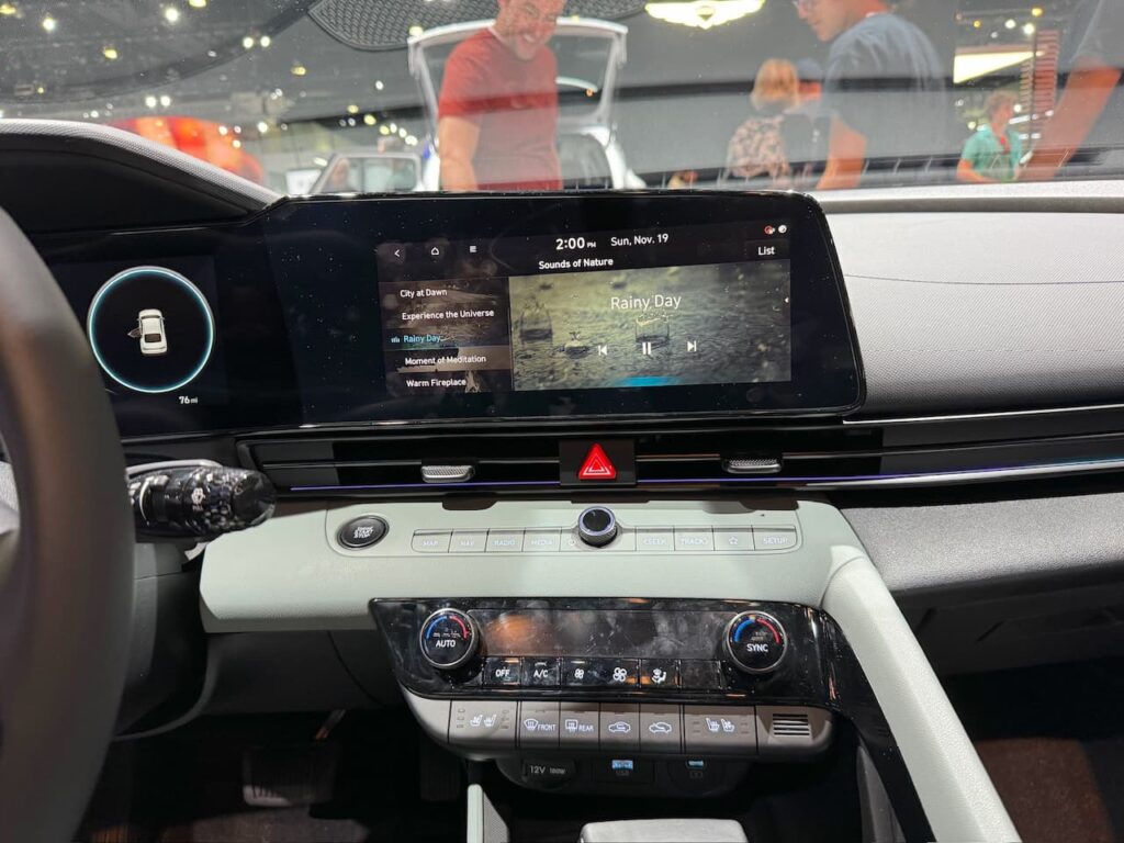 2024 Hyundai Elantra Hybrid infotainment system