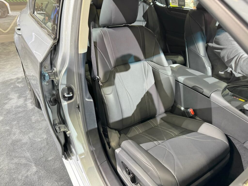 2024 Lexus ES 300h front passenger seat