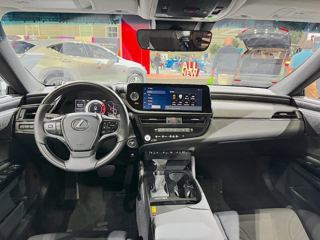 2024 Lexus ES 300h interior dashboard