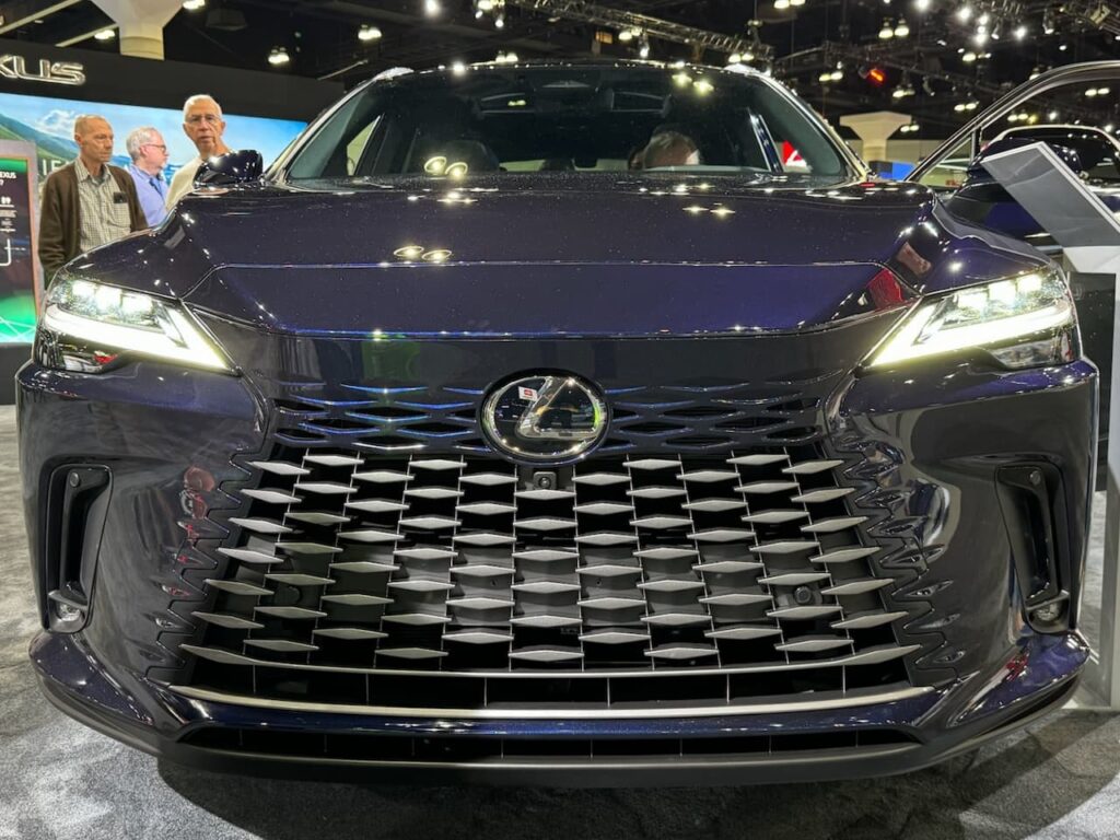 2024 Lexus RX PHEV front