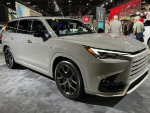 2024 Lexus TX Hybrid front three quarter