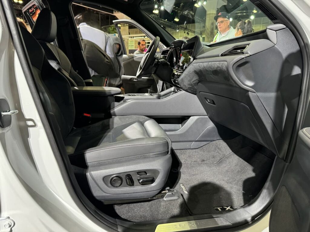2024 Lexus TX PHEV front seats