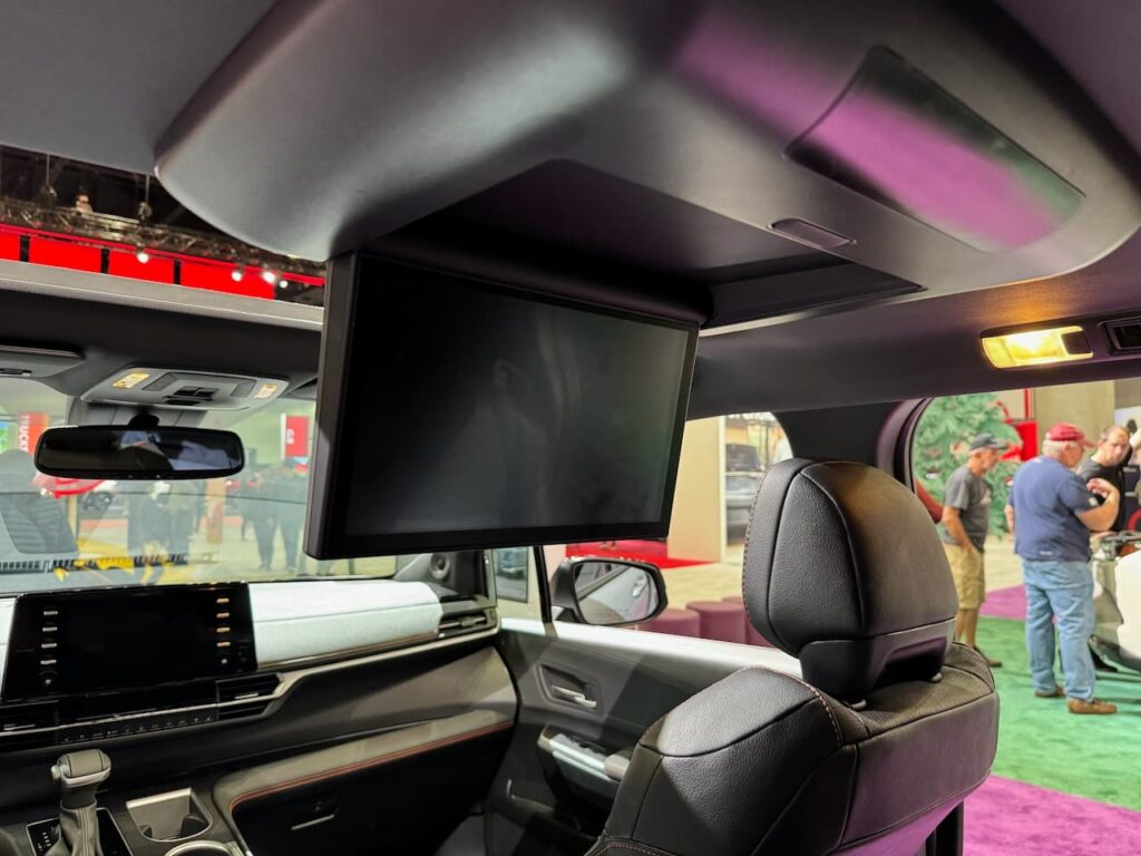 2024 Toyota Sienna XSE entertainment system