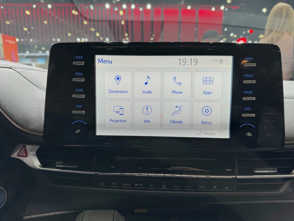 2024 Toyota Sienna XSE infotainment system