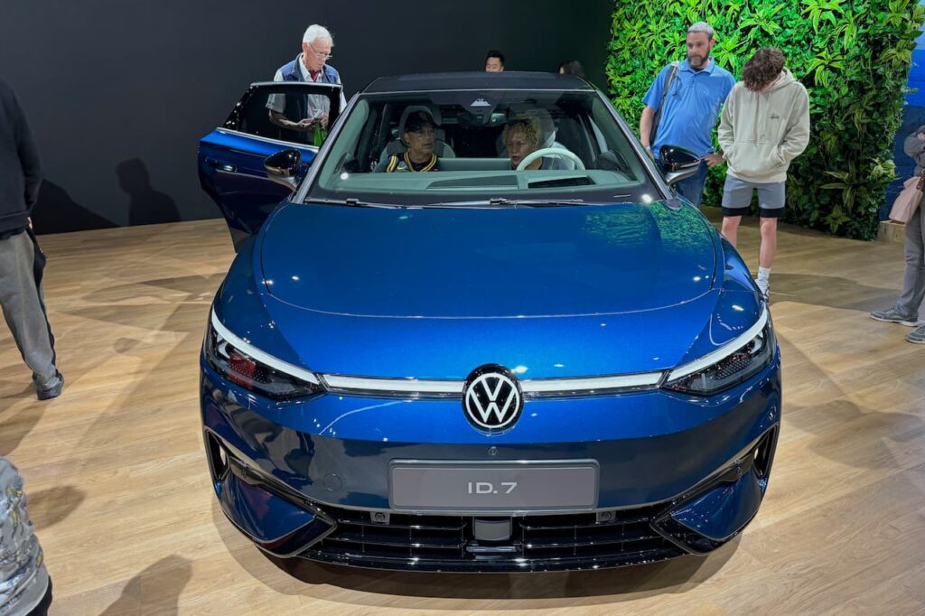 2025 VW ID.7 front