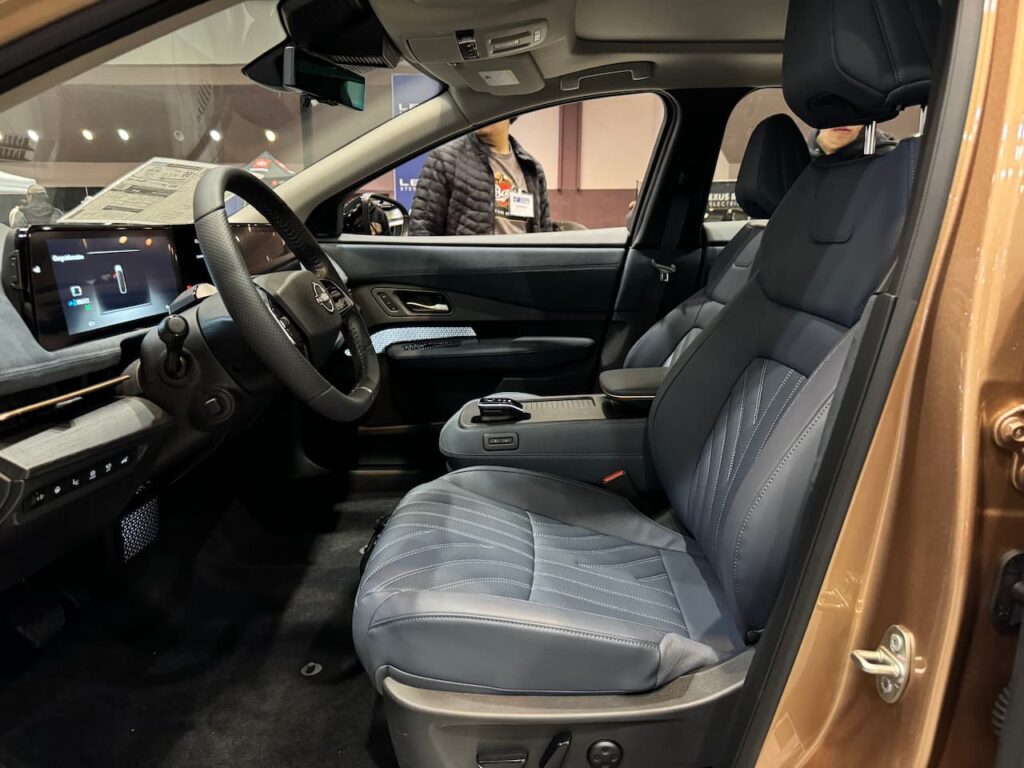 Nissan Ariya Platinum e-4orce driver's seat