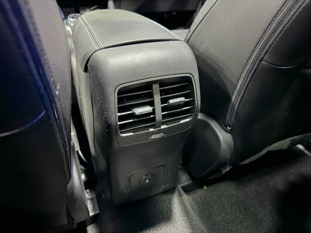 2024 Ford Escape PHEV rear AC vents