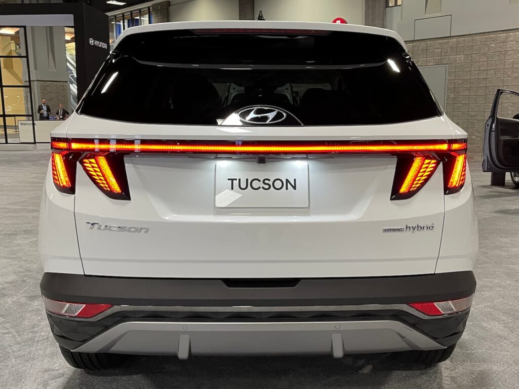 2024 Hyundai Tucson Hybrid rear