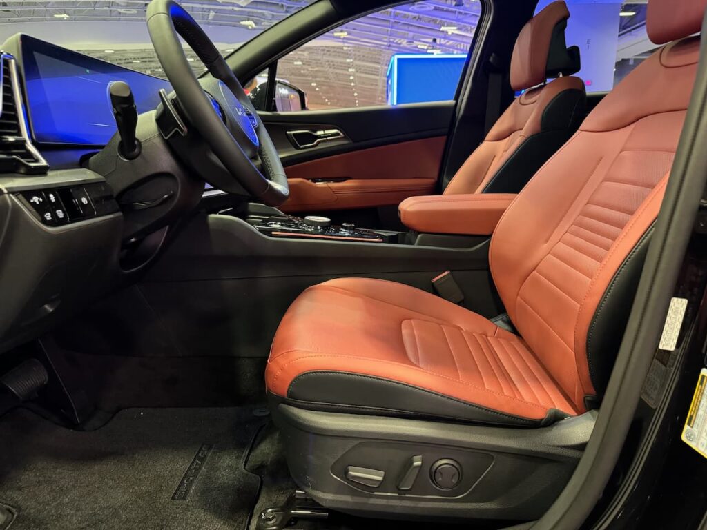 2024 Kia Sportage Hybrid driver's seat