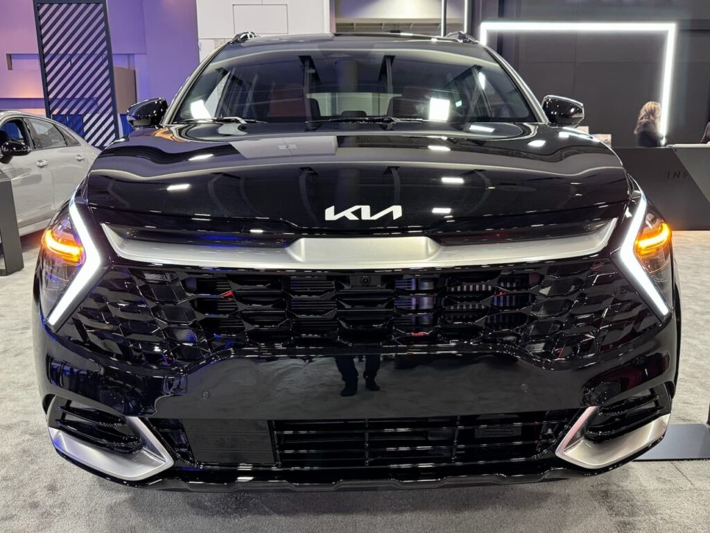 2024 Kia Sportage Hybrid front