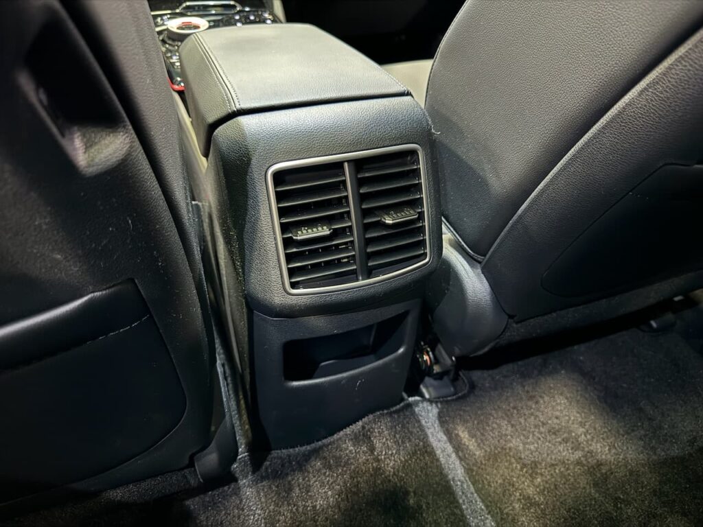 2024 Kia Sportage Plug-in Hybrid rear AC vents