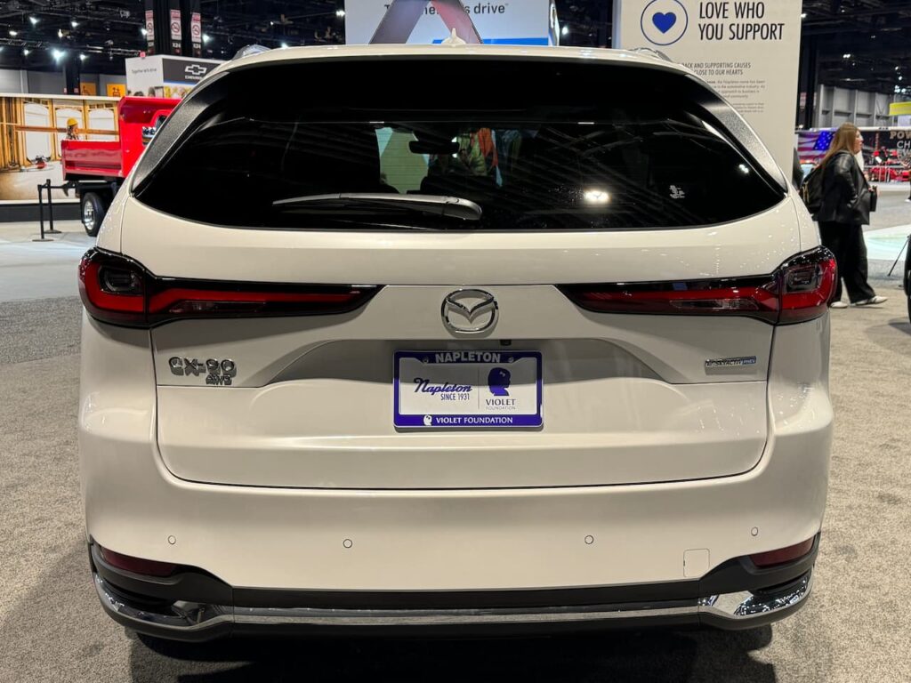 2024 Mazda CX-90 PHEV rear live image