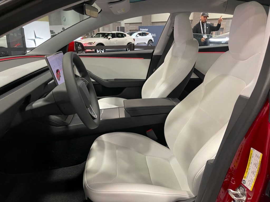 2024 Tesla Model 3 front seats side view live image